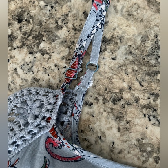 Xhilaration Cold Shoulder Boho Top Lace Crochet Bell 3/4 Sleeve Blue Size L - Picture 9 of 11